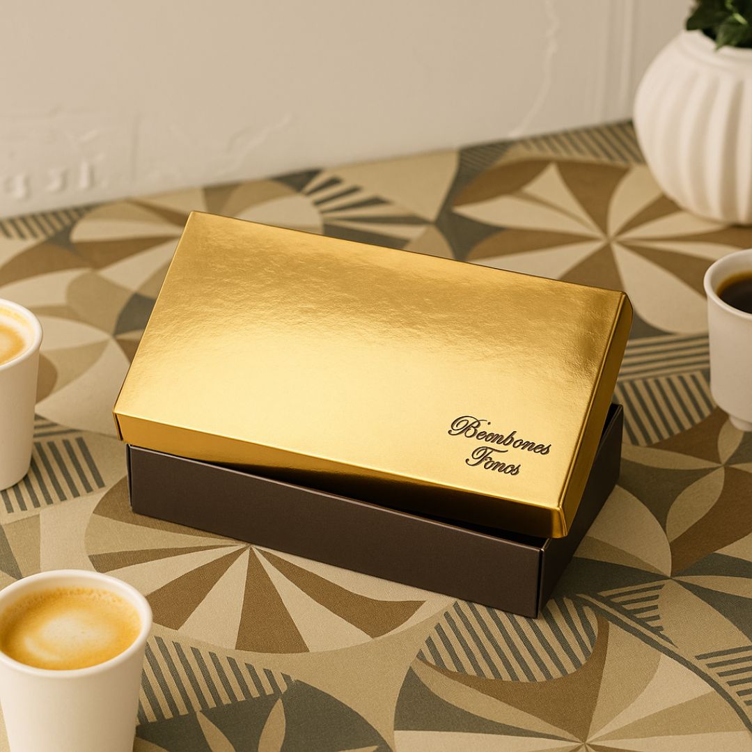 CAJA BOMBONES FINOS DORADA CON TAPA DORADA.1/2KG (11*18*4CM) *UNID